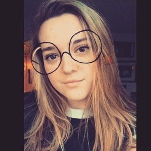 Meet your Posher, Ella